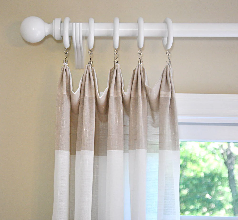 You are currently viewing curtain loops with clips